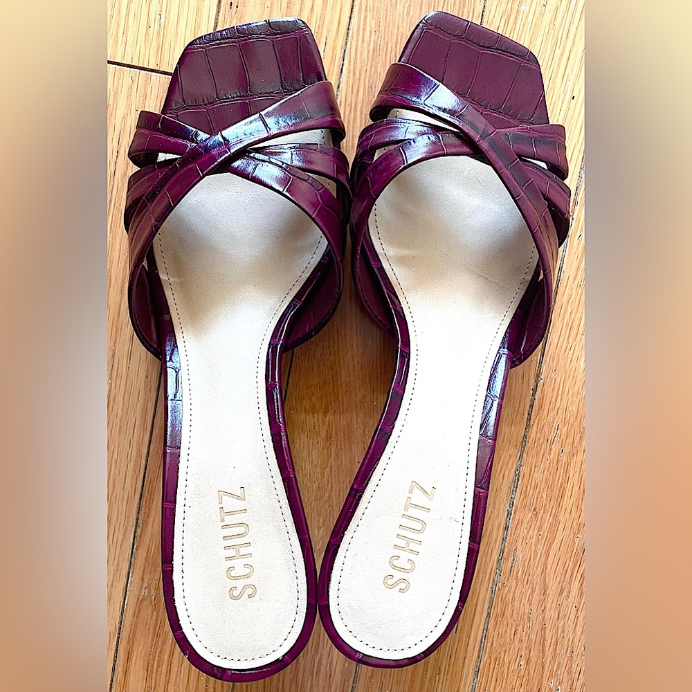 Schutz Keefa 60mm Burgundy CrocEmbossed Sandal Kitten Heels, new with tag